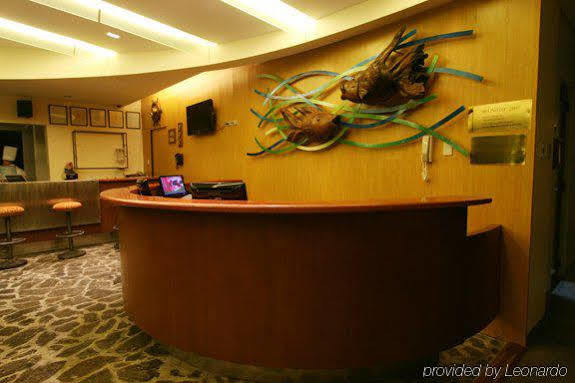 Crown Regency Courtyard Resort Balabag  Exterior foto