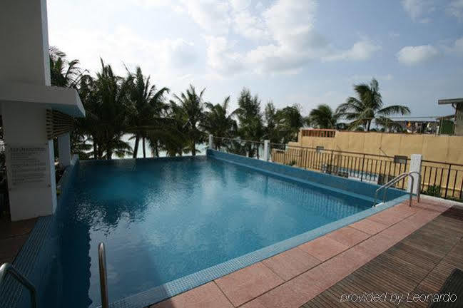 Crown Regency Courtyard Resort Balabag  Exterior foto
