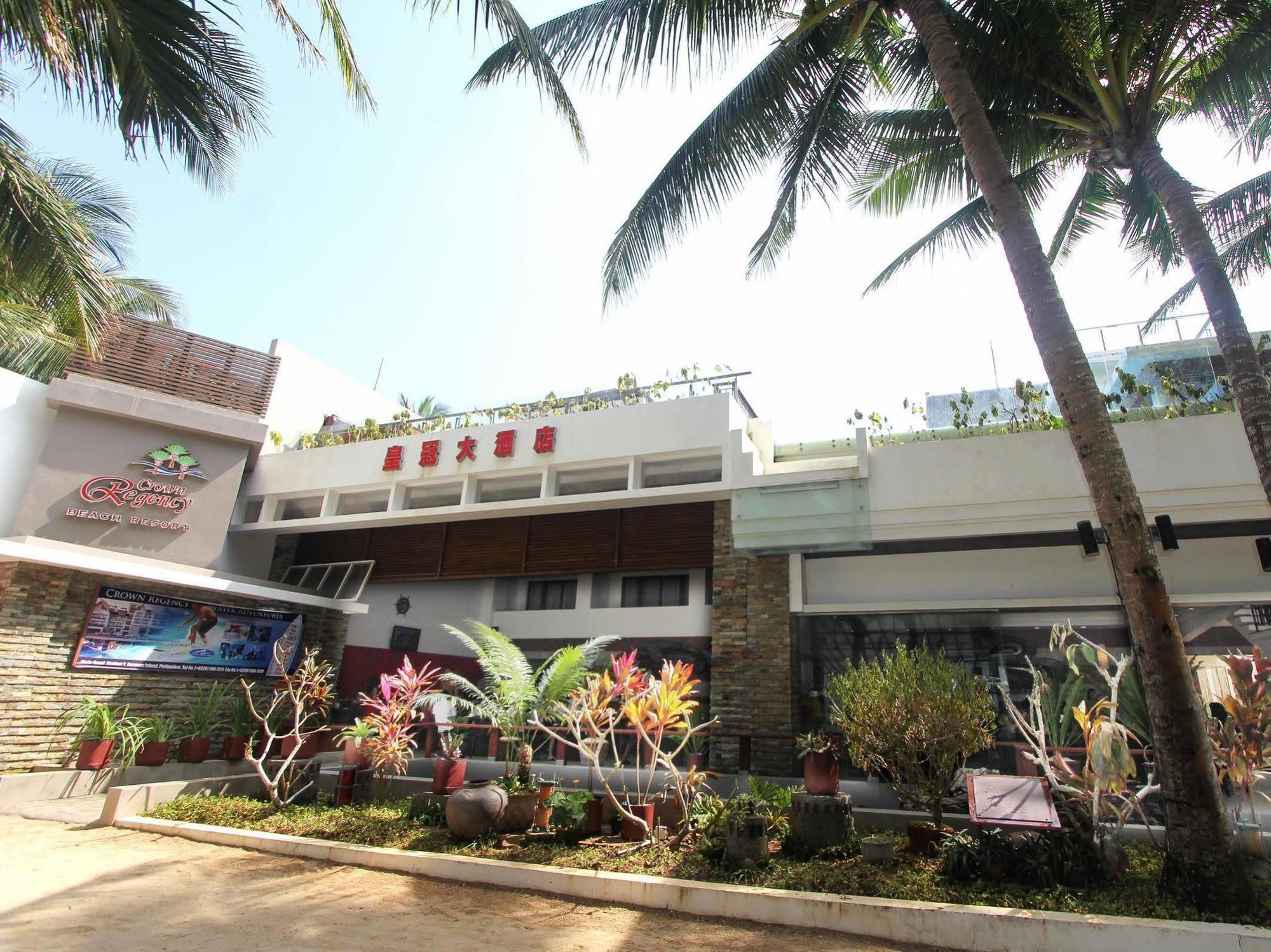 Crown Regency Courtyard Resort Balabag  Exterior foto